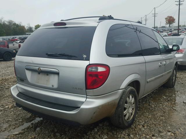 2C4GP54L85R526112 - 2005 CHRYSLER TOWN & COU SILVER photo 4