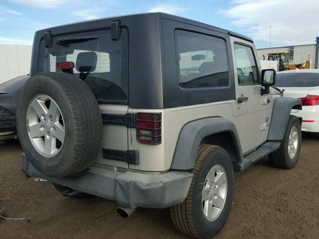 1J4FA24147L169608 - 2007 JEEP WRANGLER X GRAY photo 4