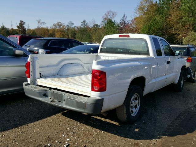 1D7HE22K08S598224 - 2008 DODGE DAKOTA ST WHITE photo 4