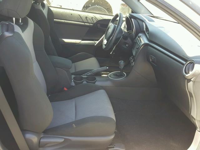 JTKJF5C73E3087867 - 2014 TOYOTA SCION TC 白色 照片 5
