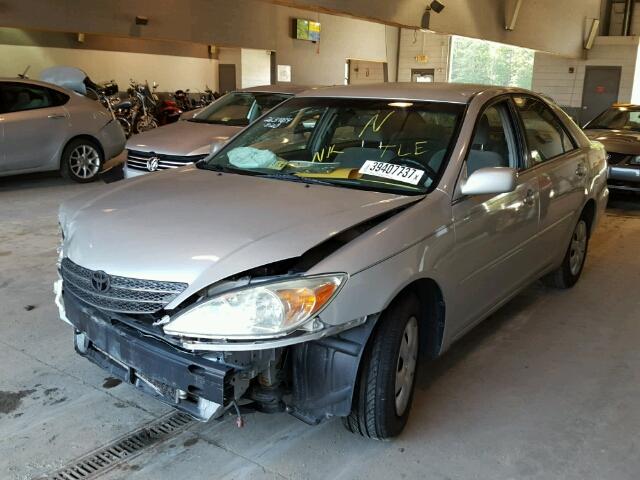 4T1BE32K63U693384 - 2003 TOYOTA CAMRY LE GRAY photo 2