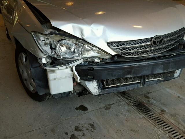 4T1BE32K63U693384 - 2003 TOYOTA CAMRY LE GRAY photo 9