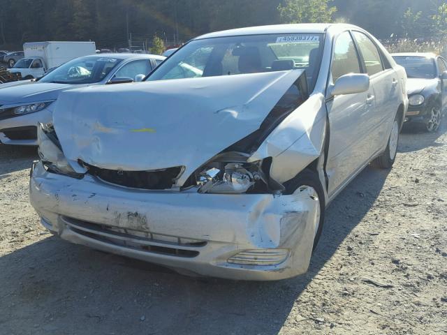 4T1BE32KX4U930637 - 2004 TOYOTA CAMRY LE SILVER photo 2