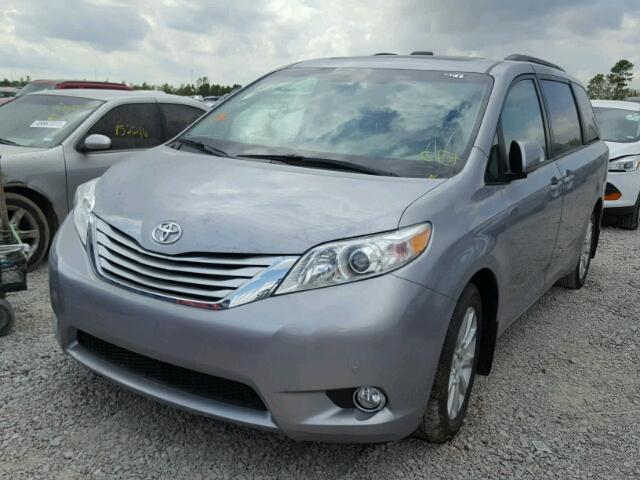 5TDDK3DC1DS050698 - 2013 TOYOTA SIENNA SILVER photo 2