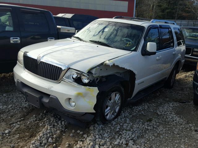 5LMEU88H04ZJ40031 - 2004 LINCOLN AVIATOR WHITE photo 2