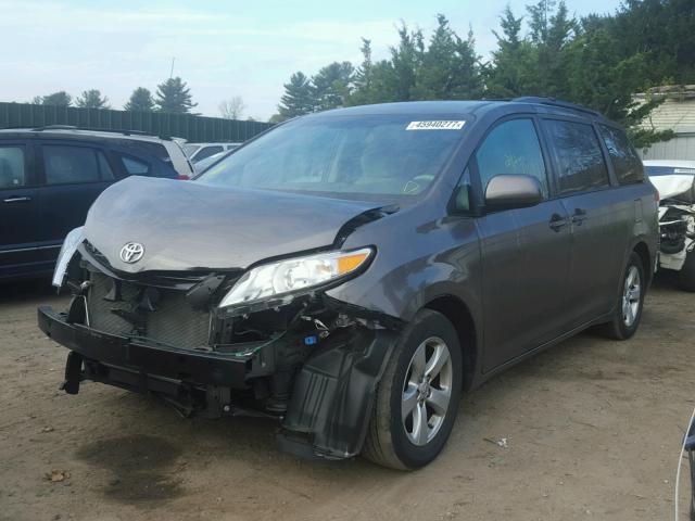 5TDKK3DC0DS390187 - 2013 TOYOTA SIENNA LE CHARCOAL photo 2