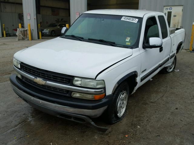 2GCEC19T121408174 - 2002 CHEVROLET SILVERADO WHITE photo 2