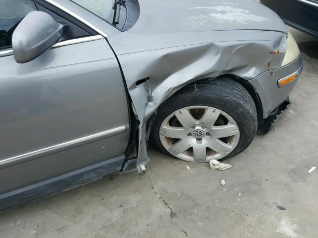 WVWRH63B03P032717 - 2003 VOLKSWAGEN PASSAT GLX SILVER photo 9