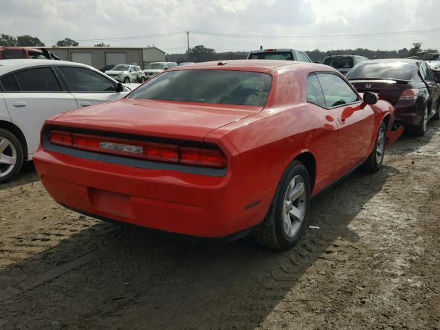 2B3LJ44V19H542290 - 2009 DODGE CHALLENGER RED photo 4