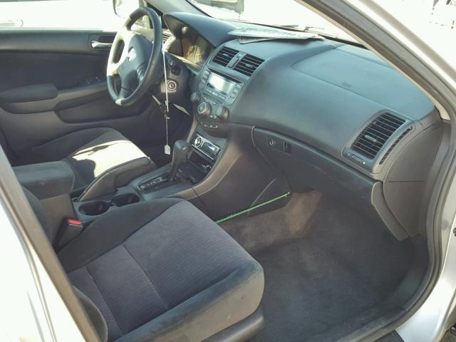 1HGCM56425A142247 - 2005 HONDA ACCORD LX SILVER photo 5