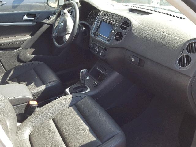 WVGMV7AX6HK004914 - 2017 VOLKSWAGEN TIGUAN COM 白色 照片 5