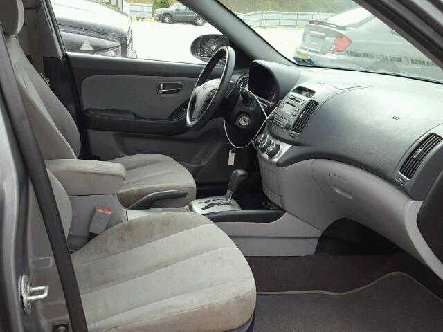 KMHDU4ADXAU976646 - 2010 HYUNDAI ELANTRA BL GRAY photo 5