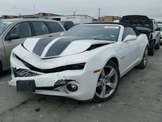 2G1FC3D32D9195840 - 2013 CHEVROLET CAMARO LT WHITE photo 2