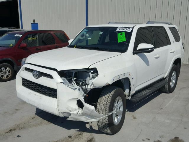 JTEBU5JR8G5333515 - 2016 TOYOTA 4RUNNER SR WHITE photo 2