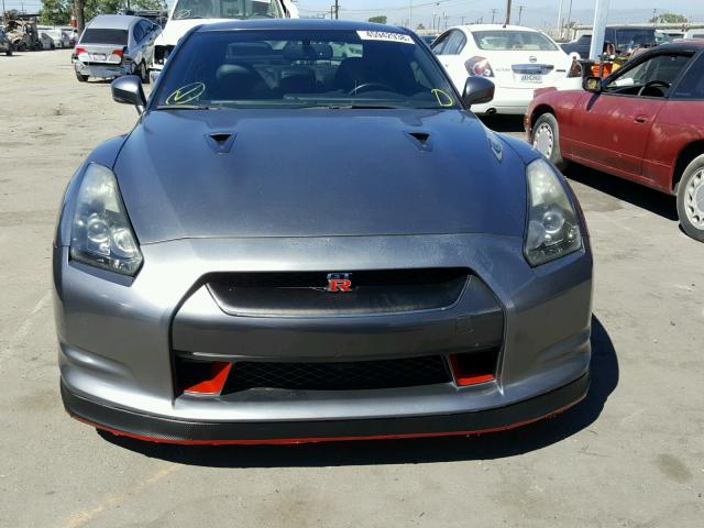 JN1AR54F19M251219 - 2009 NISSAN GT-R BASE GRAY photo 9