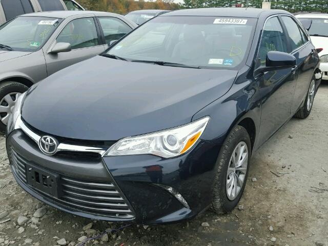 4T1BF1FK8HU330491 - 2017 TOYOTA CAMRY LE 蓝色 照片 2