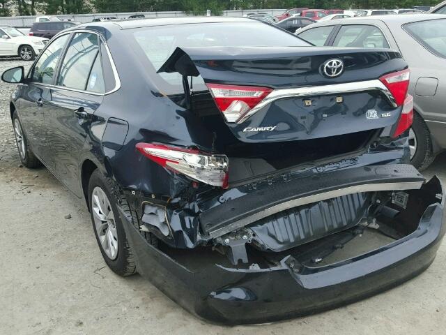 4T1BF1FK8HU330491 - 2017 TOYOTA CAMRY LE BLUE photo 3