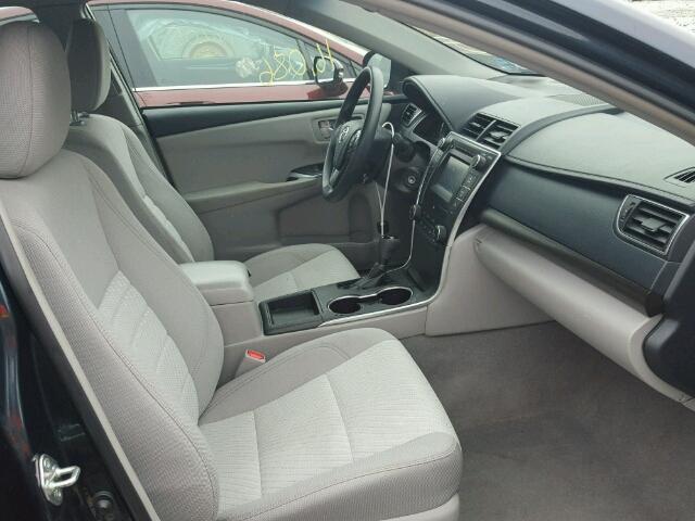 4T1BF1FK8HU330491 - 2017 TOYOTA CAMRY LE 蓝色 照片 5