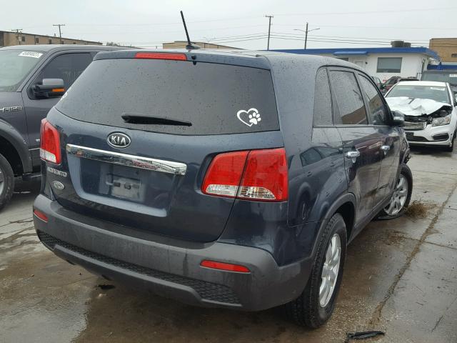 5XYKT3A13BG118551 - 2011 KIA SORENTO BA BLUE photo 4