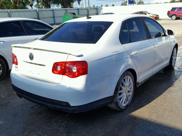 3VWWJ71K97M061030 - 2007 VOLKSWAGEN JETTA GLI WHITE photo 4