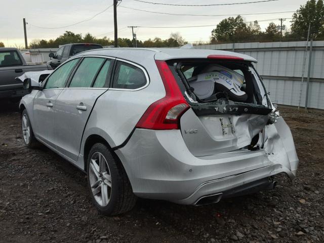 YV140MEM1F1264605 - 2015 VOLVO V60 SILVER photo 3