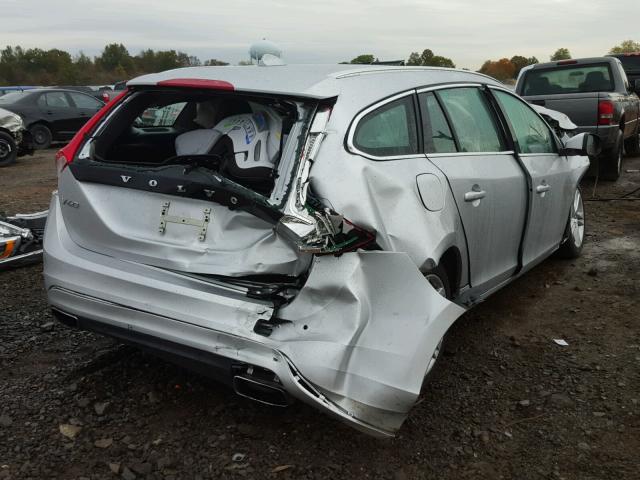 YV140MEM1F1264605 - 2015 VOLVO V60 SILVER photo 4