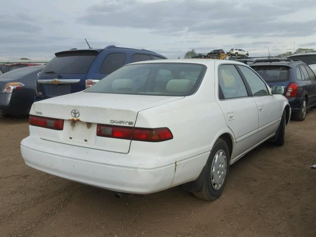 JT2BG22K7X0373361 - 1999 TOYOTA CAMRY LE WHITE photo 4