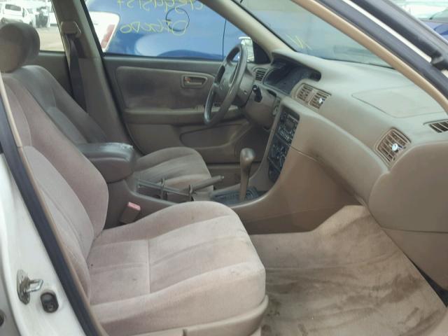JT2BG22K7X0373361 - 1999 TOYOTA CAMRY LE WHITE photo 5