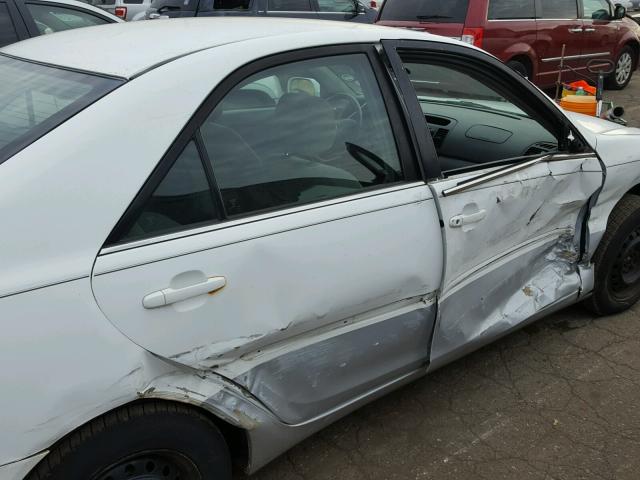 4T1BE32K32U035441 - 2002 TOYOTA CAMRY LE WHITE photo 9