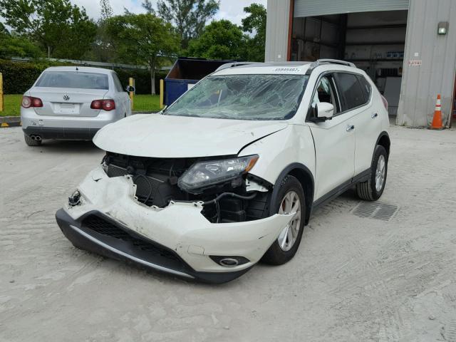 5N1AT2MT6FC778690 - 2015 NISSAN ROGUE S WHITE photo 2