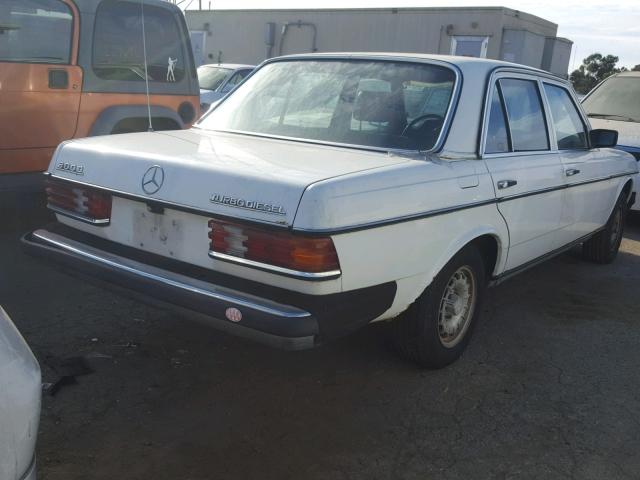 WDBAB33A8CB012568 - 1982 MERCEDES-BENZ 300 DT WHITE photo 4