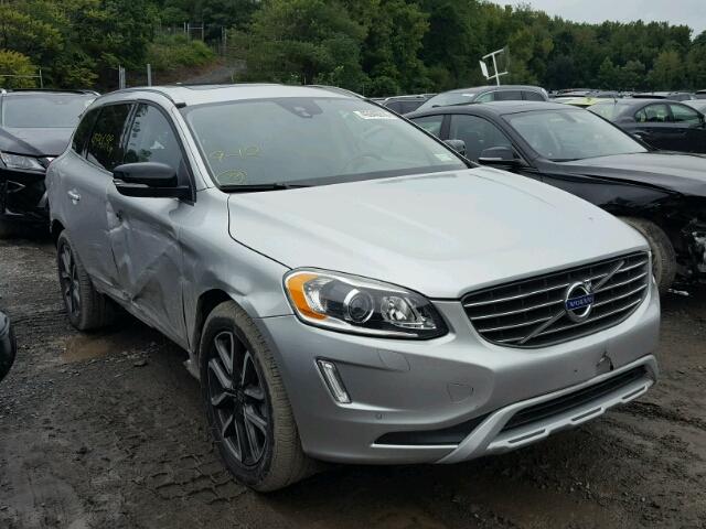 YV449MRR0H2202642 - 2017 VOLVO XC60 T6 SILVER photo 1