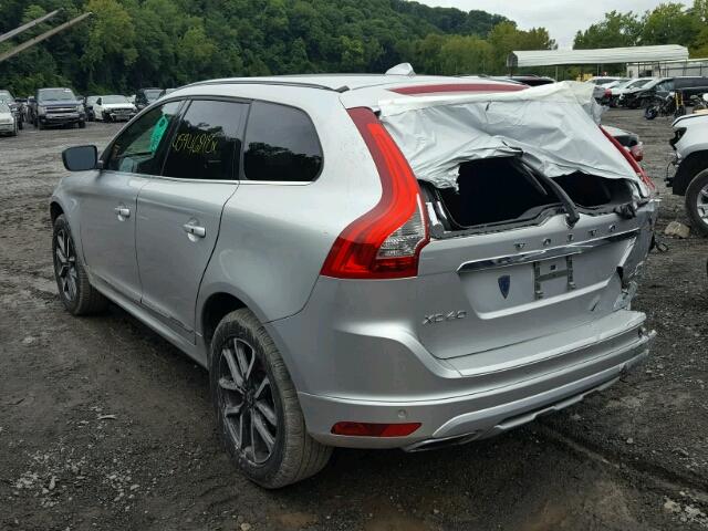 YV449MRR0H2202642 - 2017 VOLVO XC60 T6 SILVER photo 3