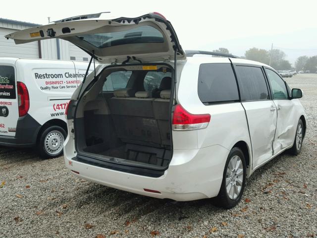 5TDYK3DC5DS307721 - 2013 TOYOTA SIENNA WHITE photo 4