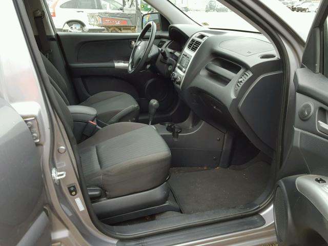 KNDJF723797626653 - 2009 KIA SPORTAGE L GRAY photo 5