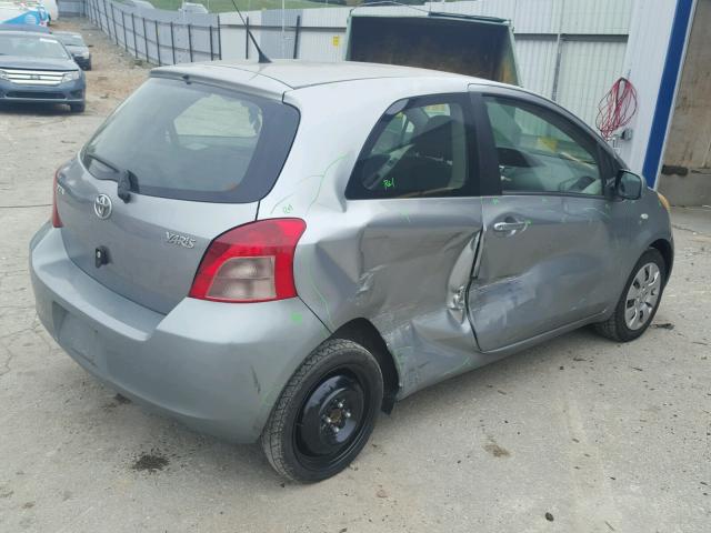 JTDJT923385139643 - 2008 TOYOTA YARIS SILVER photo 4