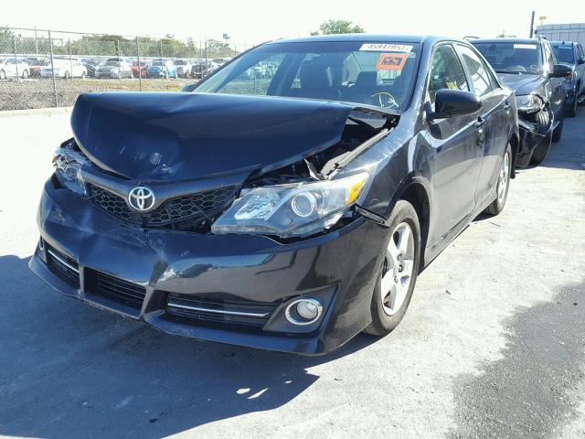 4T1BF1FK3DU276009 - 2013 TOYOTA CAMRY BLACK photo 2