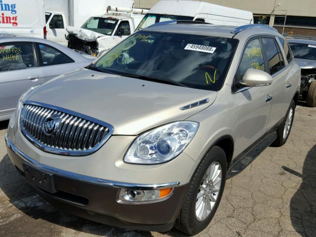 5GALRBED9AJ221166 - 2010 BUICK ENCLAVE CX GOLD photo 2