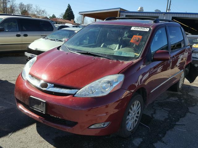 5TDDK4CC2AS033881 - 2010 TOYOTA SIENNA XLE RED photo 2