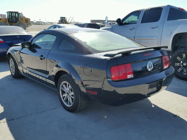 1ZVFT80N555129564 - 2005 FORD MUSTANG BLACK photo 3