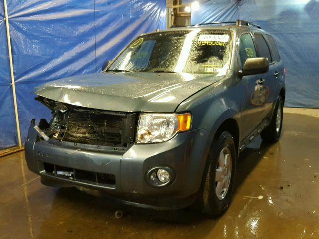 1FMCU0D70CKA12565 - 2012 FORD ESCAPE XLT SILVER photo 2