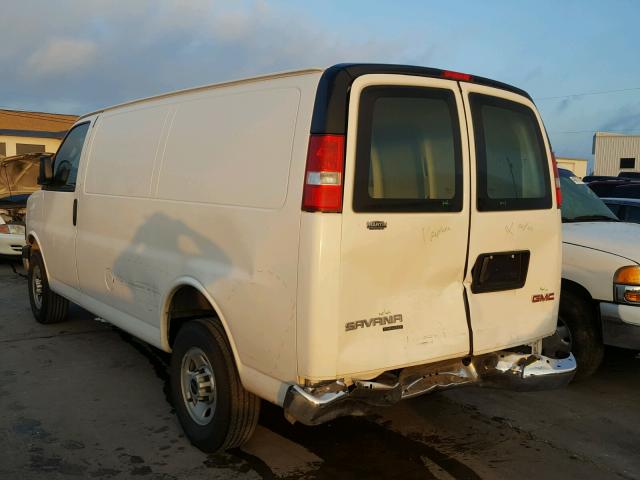 1GTW7AFF7G1118915 - 2016 GMC SAVANA G25 WHITE photo 3