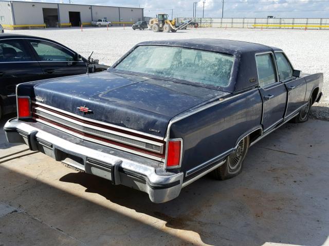 9Y82S713626 - 1979 LINCOLN TOWN CAR BLUE photo 4