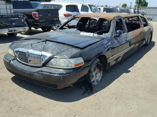 1L1FM88W95Y638436 - 2005 LINCOLN TOWN CAR BLACK photo 2