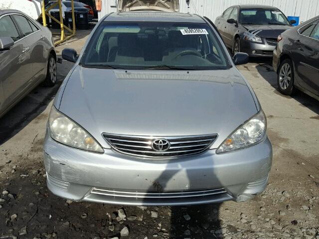 4T1BF32K25U599812 - 2005 TOYOTA CAMRY LE SILVER photo 9