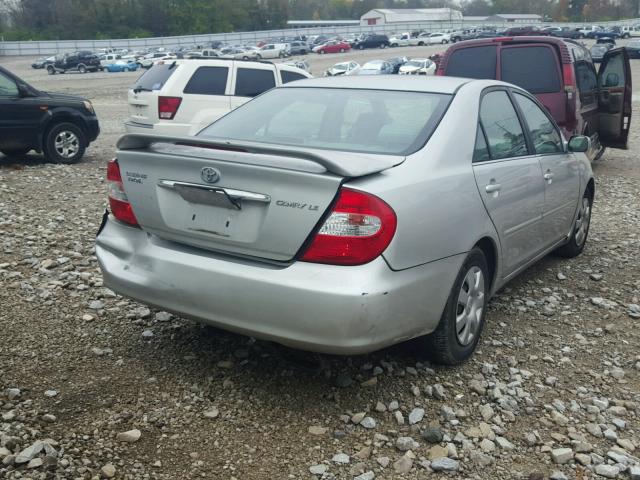 4T1BE32KX2U596672 - 2002 TOYOTA CAMRY LE SILVER photo 4