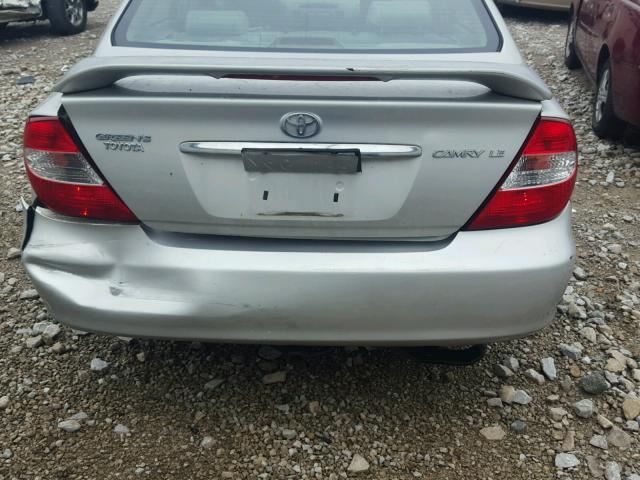 4T1BE32KX2U596672 - 2002 TOYOTA CAMRY LE SILVER photo 9