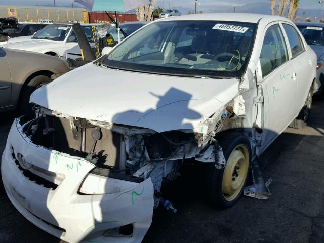 JTDBL40E799079677 - 2009 TOYOTA COROLLA BA WHITE photo 2