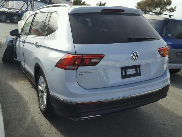 3VV2B7AX8JM096144 - 2018 VOLKSWAGEN TIGUAN SE Білий фото 3