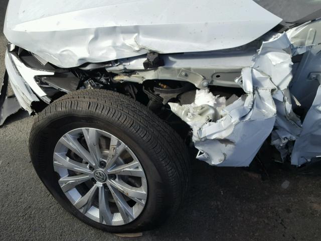 3VV2B7AX8JM096144 - 2018 VOLKSWAGEN TIGUAN SE Білий фото 9